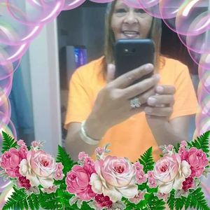 Meet your Posher, Elaine